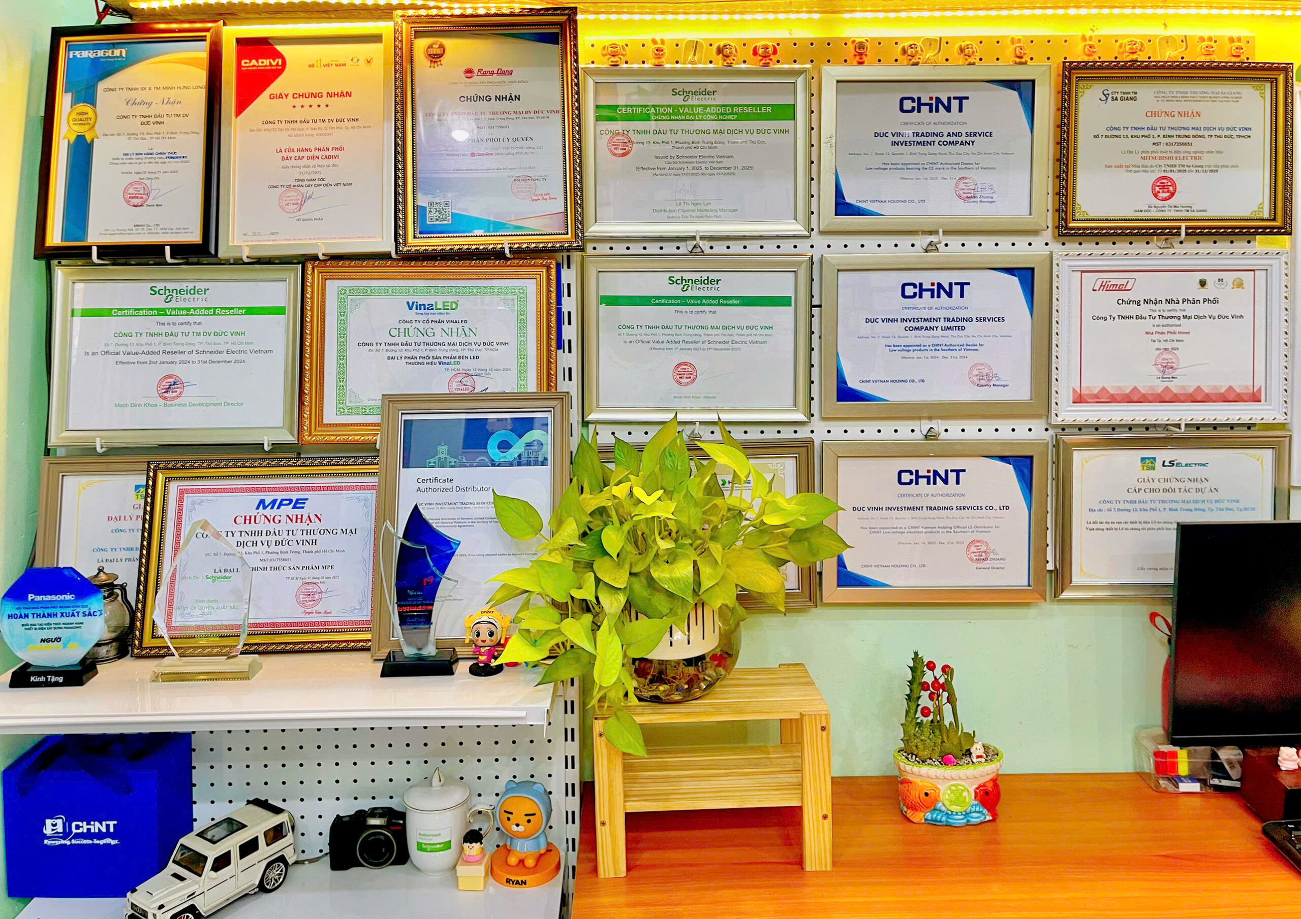 Chứng nhận điện đức vinh